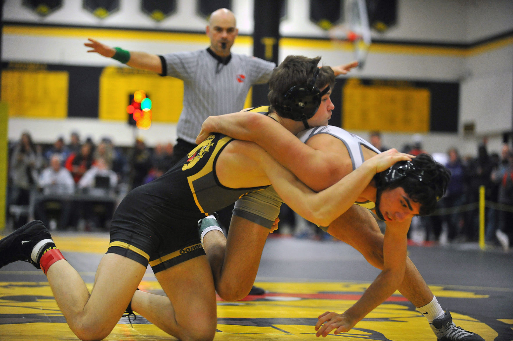 021520-qc-spt-3A-dist-wrestle-695
